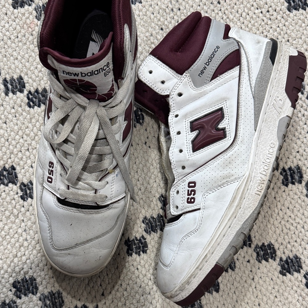 New Balance Men's White and Maroon Sneakers
